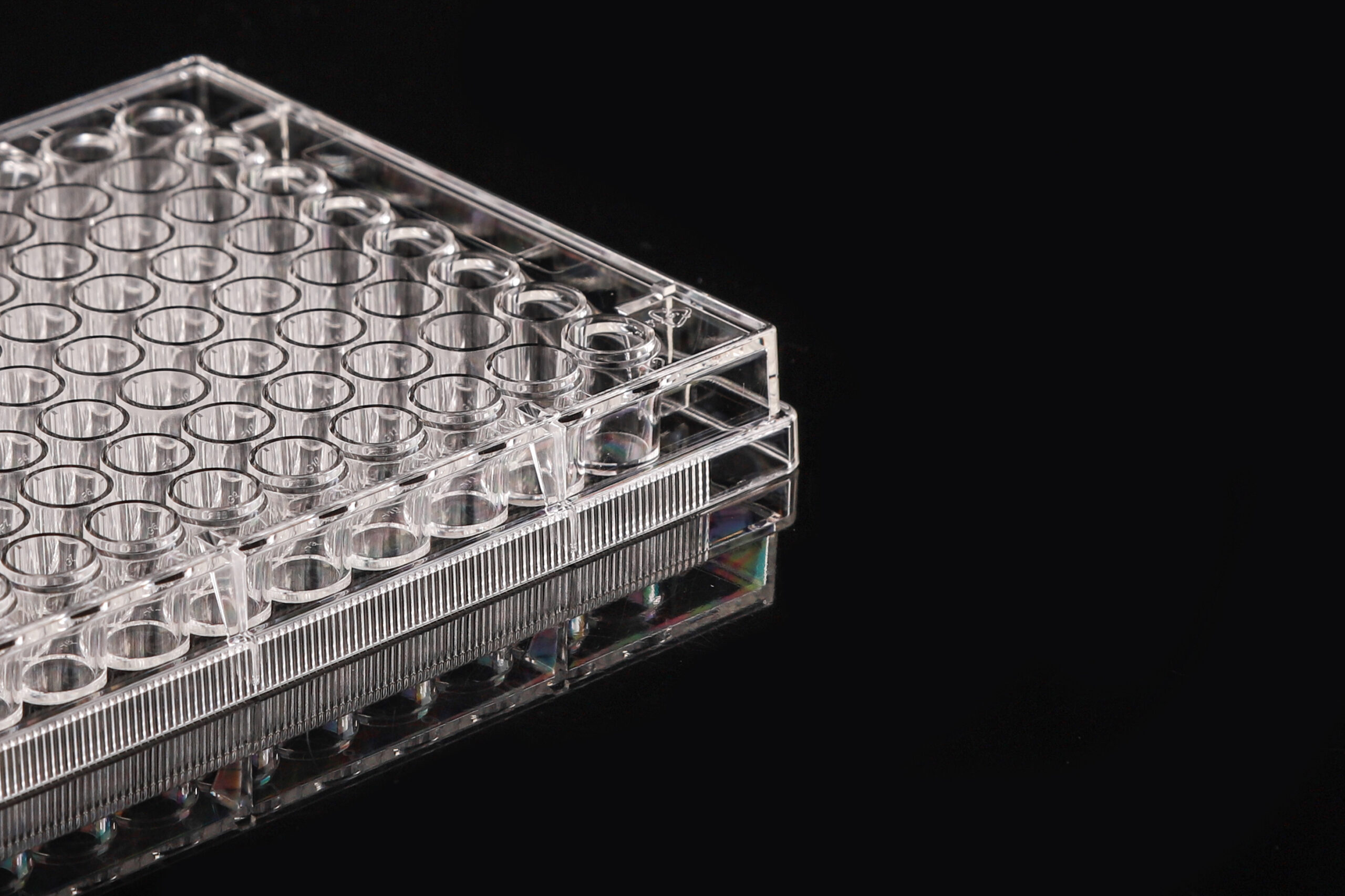 96 Well Cell Culture Plate, Flat, TC, Sterile (701003) Nest Ushelf